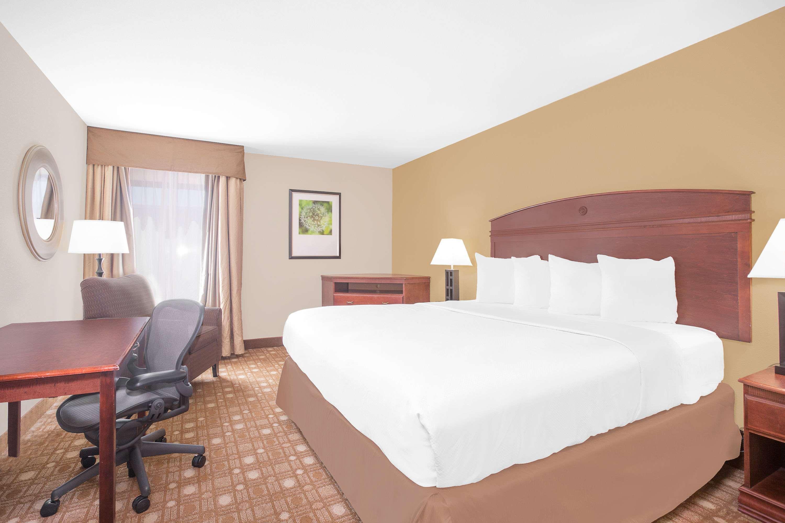 Baymont By Wyndham Augusta West Hotel Exterior photo